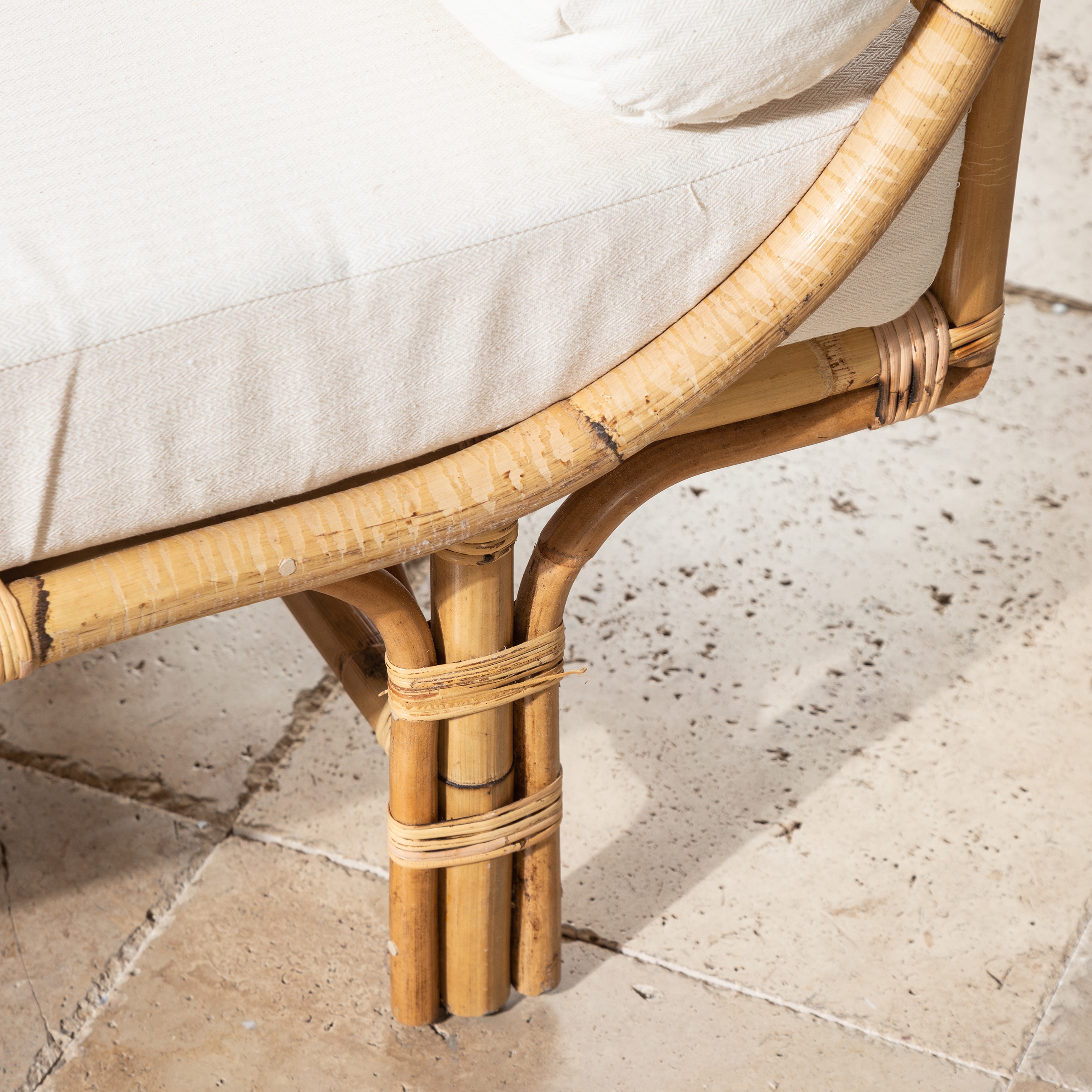 CHARMELLA DAYBED
