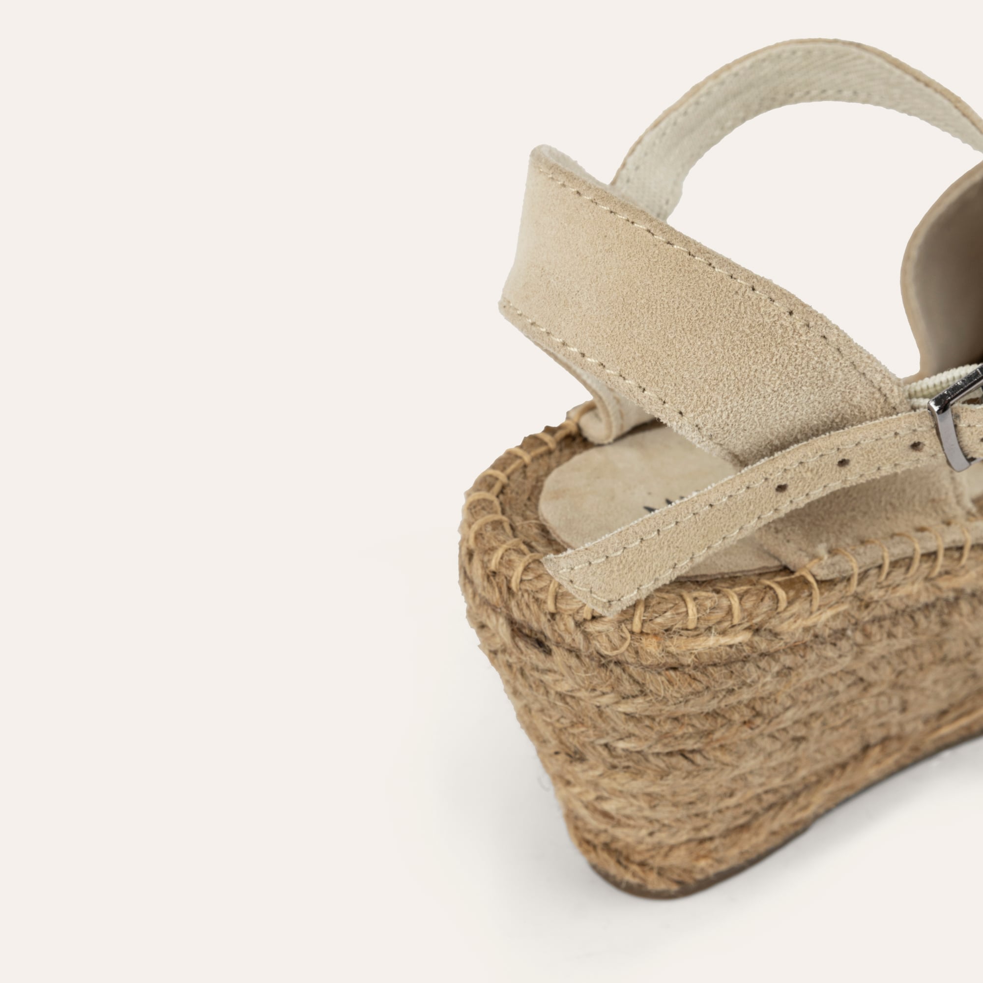 DOLGU TOPUKLU DERİ SANDALET