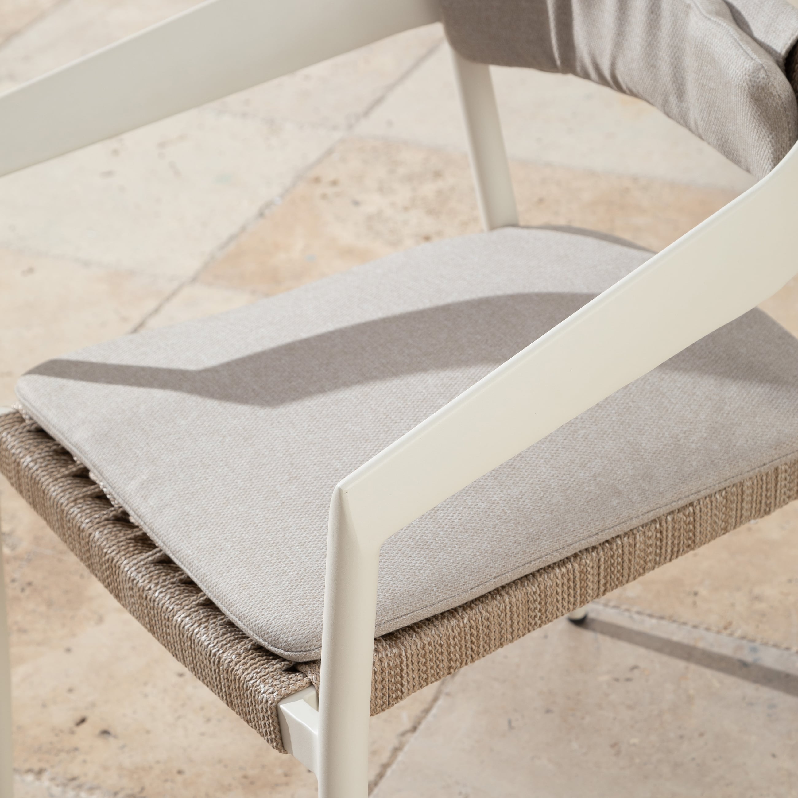 PORTLAND KOLÇAKLI SANDALYE