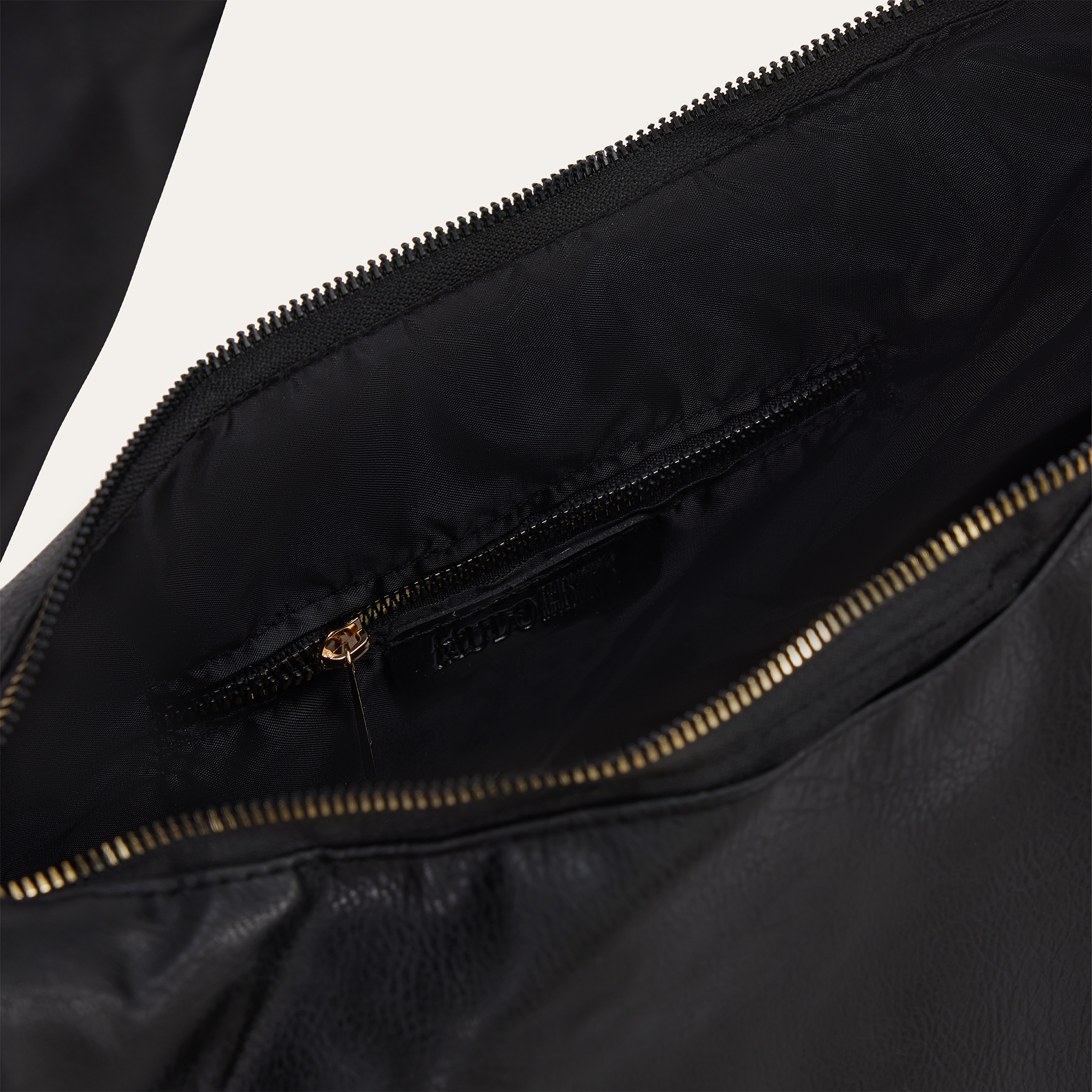 DERİ GÖRÜNÜMLÜ EL ÇANTASI