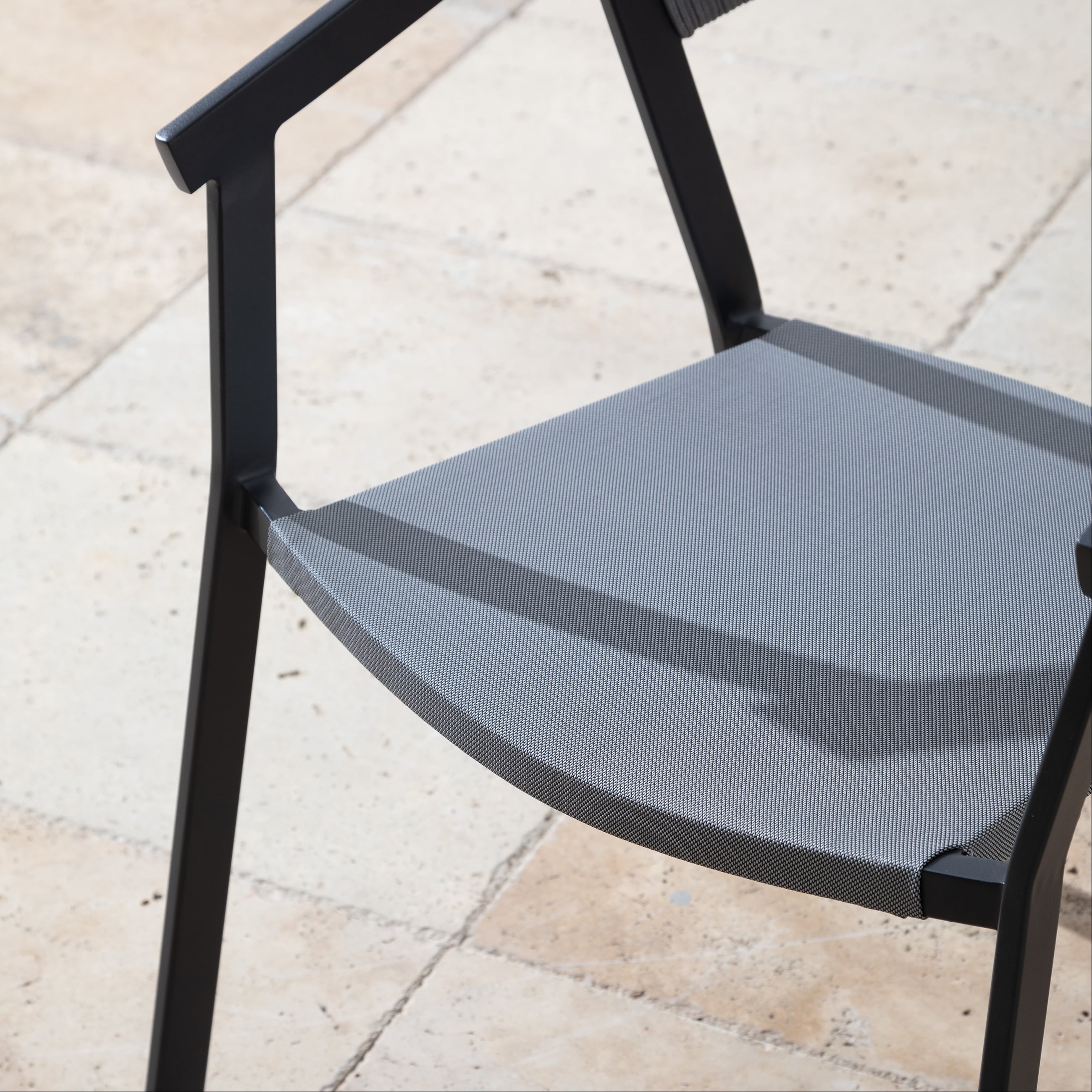 NAMPA KOLÇAKLI SANDALYE GRİ SİYAH