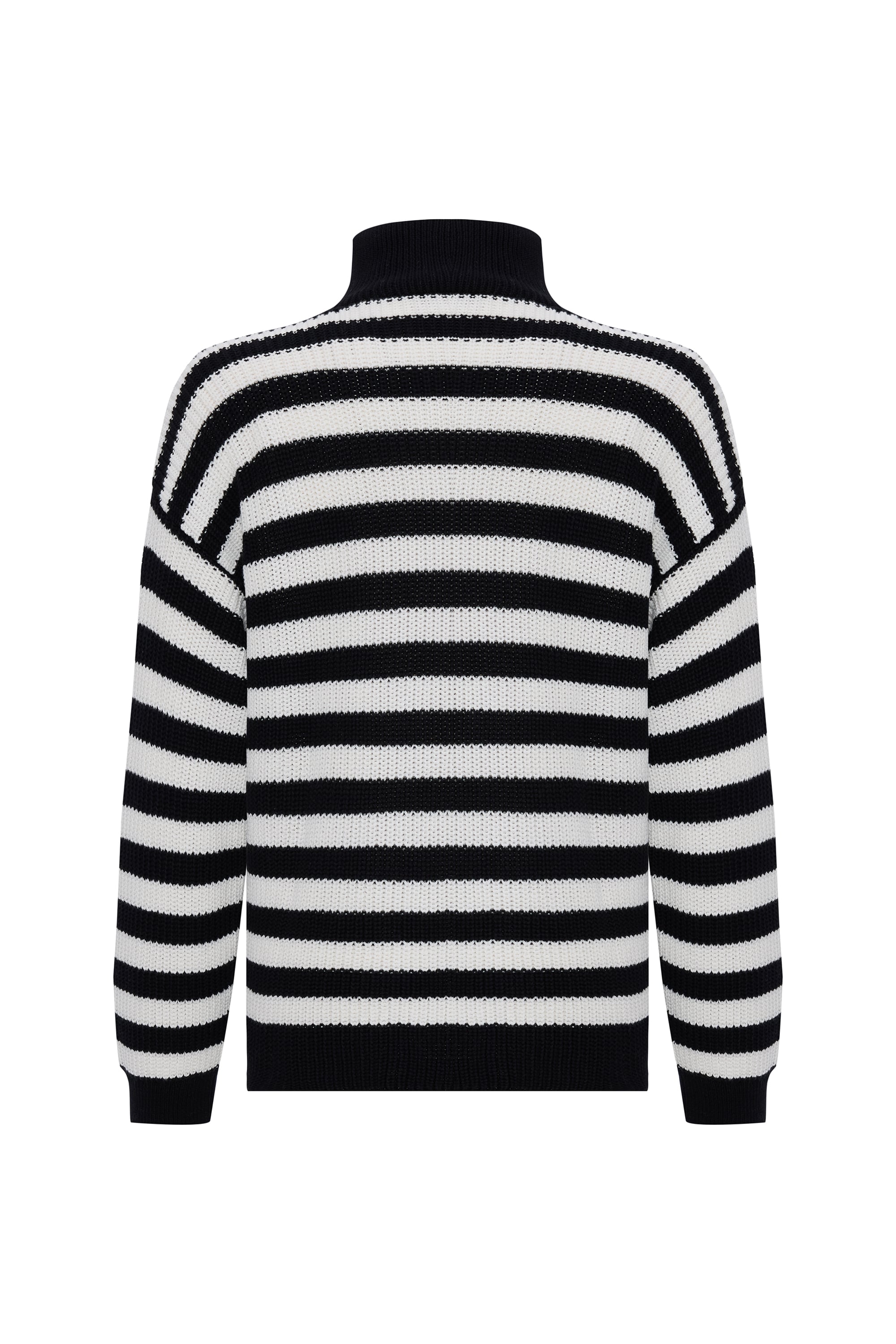 FERMUARLI DİK YAKA ÇİZGİLİ KAZAK