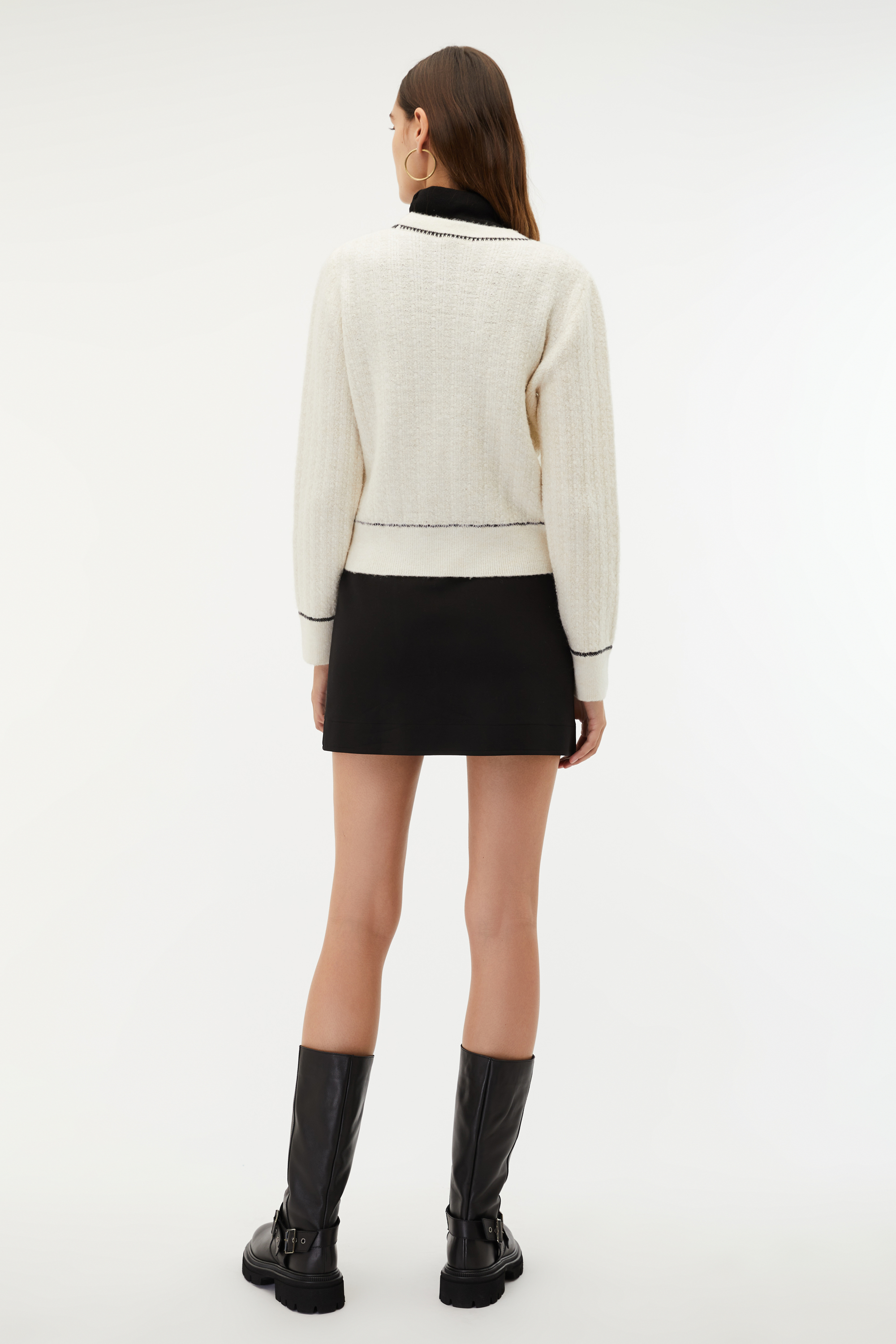 ÇİZGİ DETAYLI HIRKA