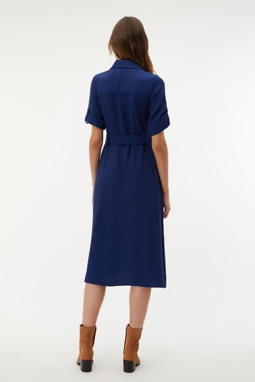 KEMER DETAYLI DÜĞMELİ MİDİ ELBİSE