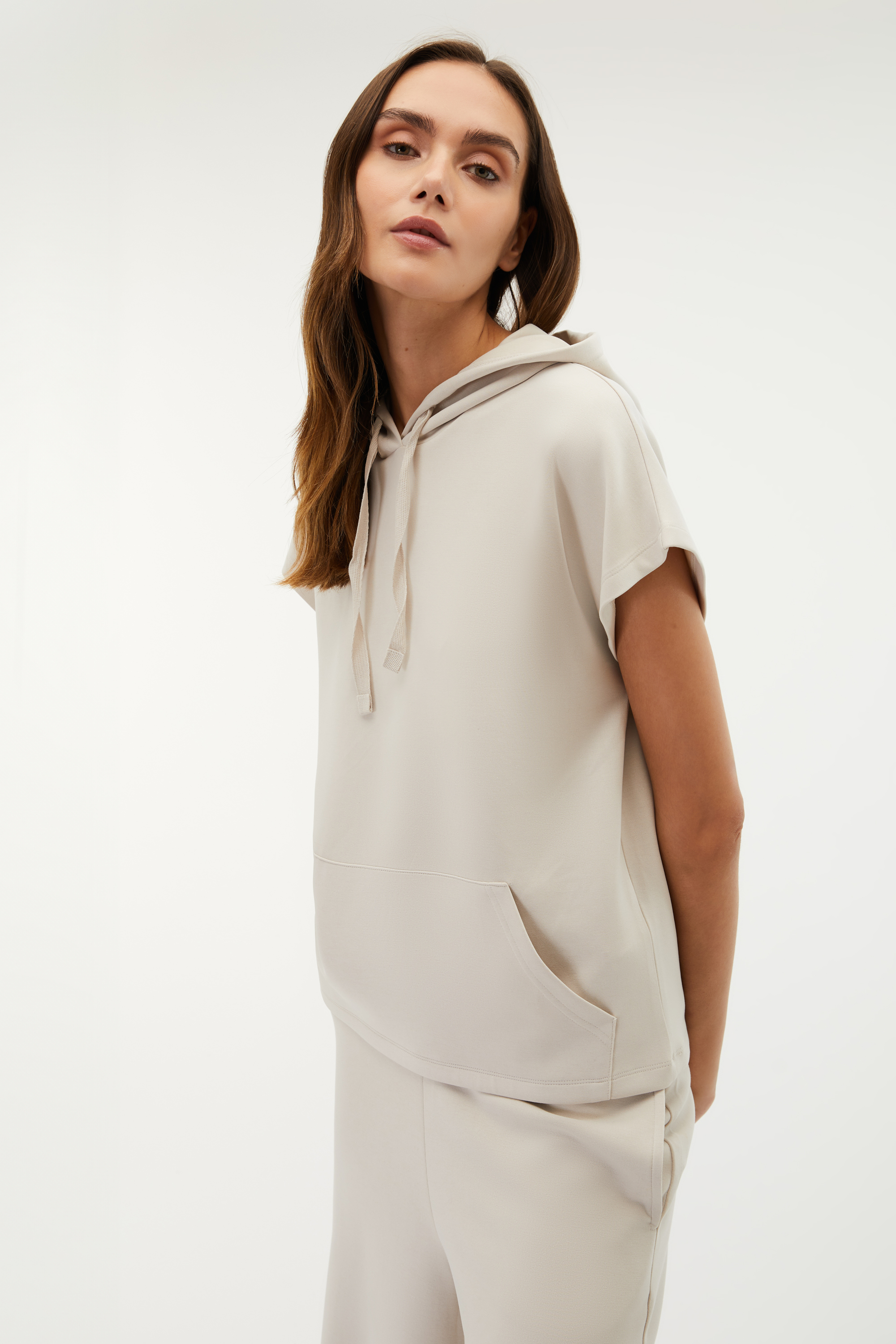 MODAL KARIŞIMLI KAPÜŞONLU KISA KOLLU SWEATSHIRT