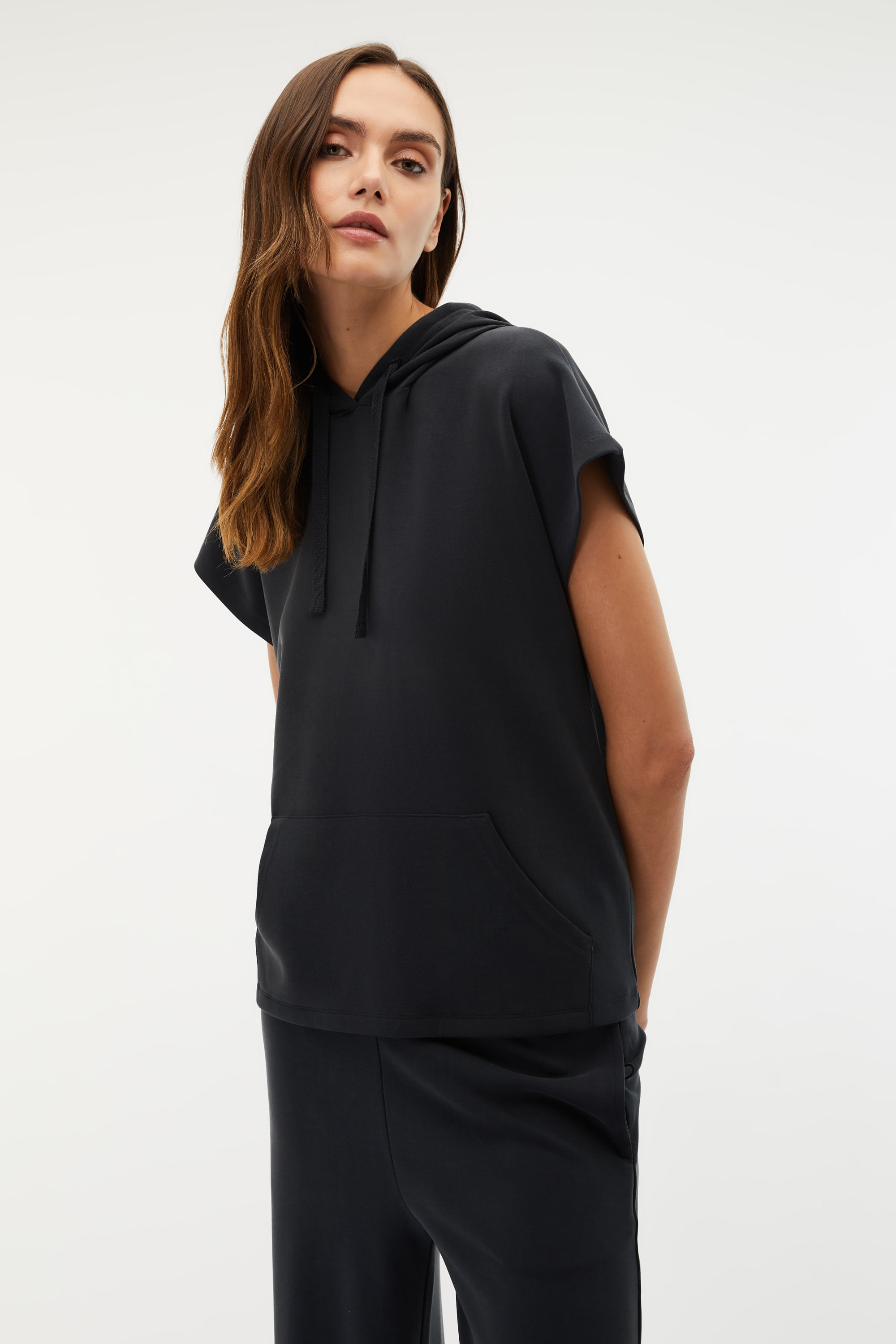 MODAL KARIŞIMLI KAPÜŞONLU KISA KOLLU SWEATSHIRT