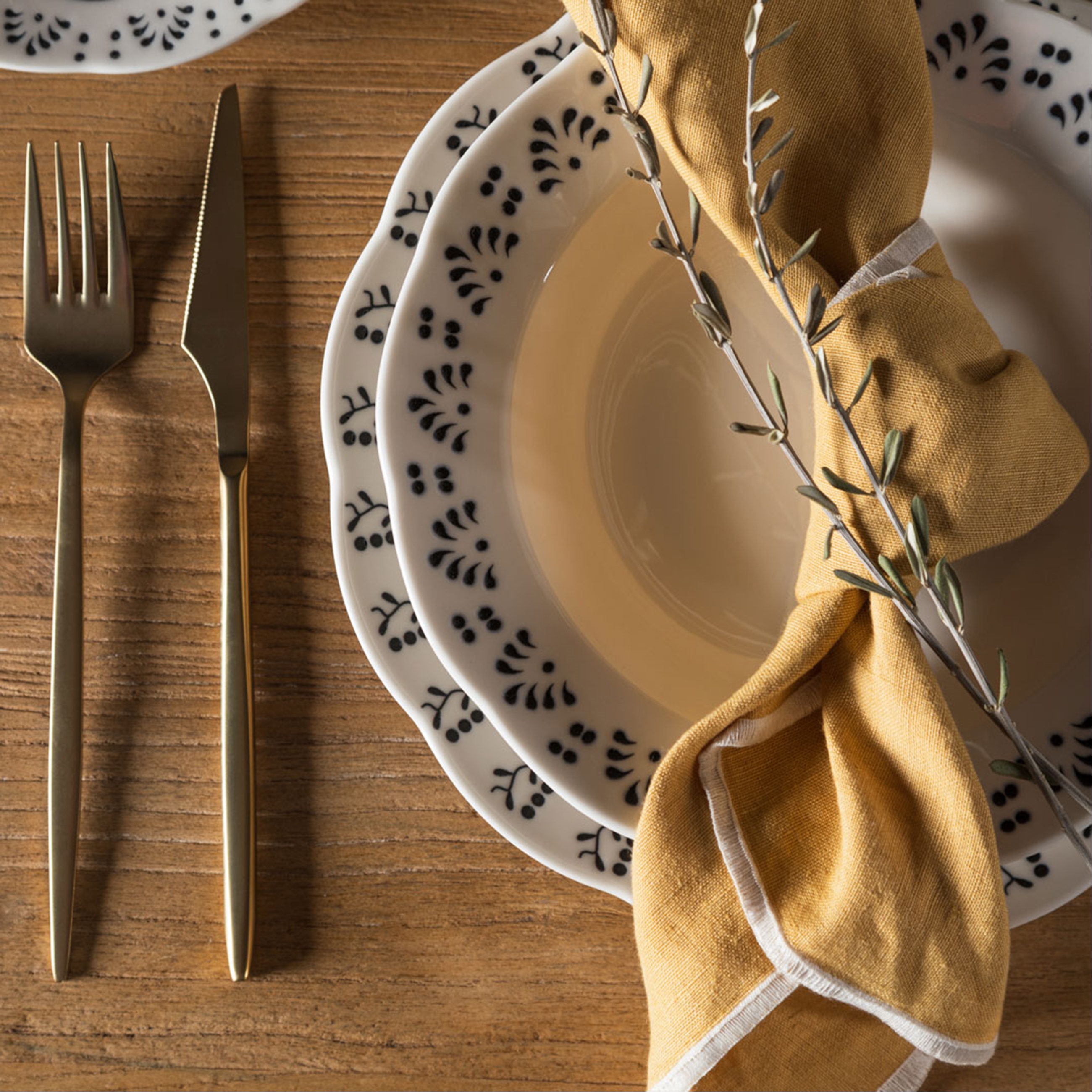 BLACK PEARL ÇUKUR TABAK 23CM