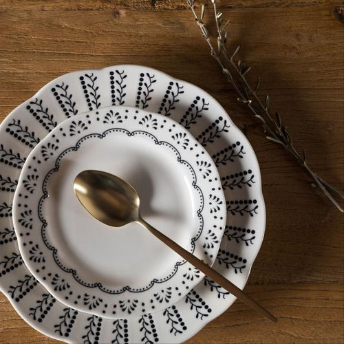  BLACK PEARL PASTA TABAĞI 20CM