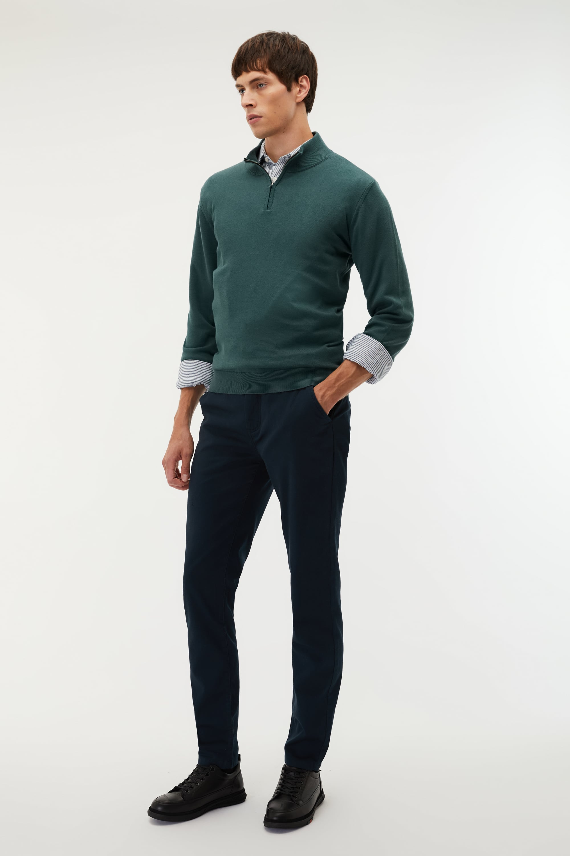 DİK YAKA UZUN KOLLU KAZAK