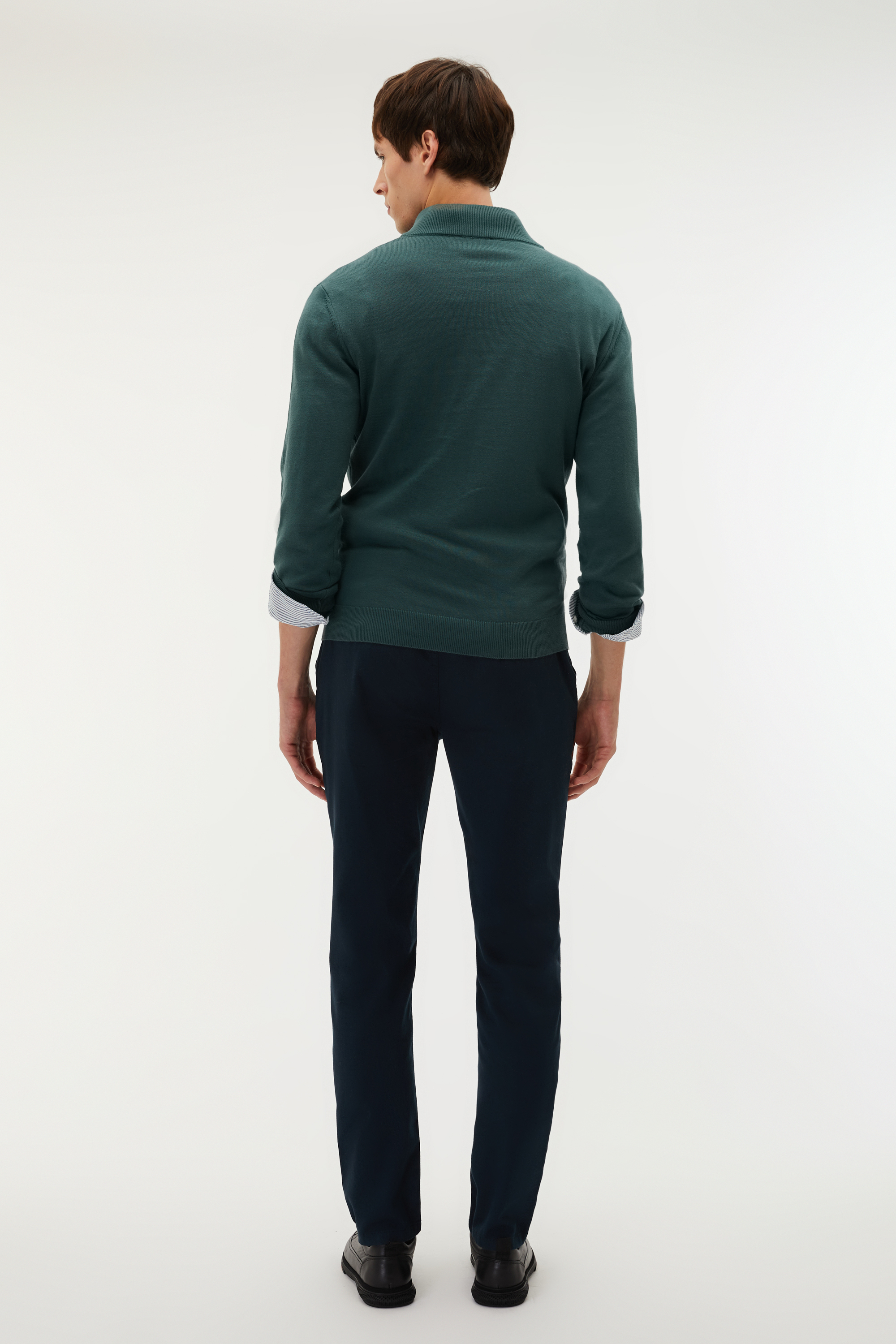 DİK YAKA UZUN KOLLU KAZAK