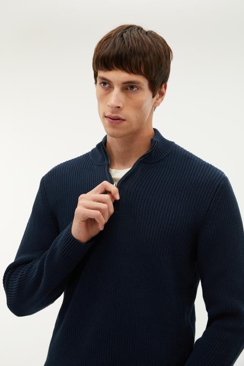 DİK YAKA REGULAR FIT KAZAK