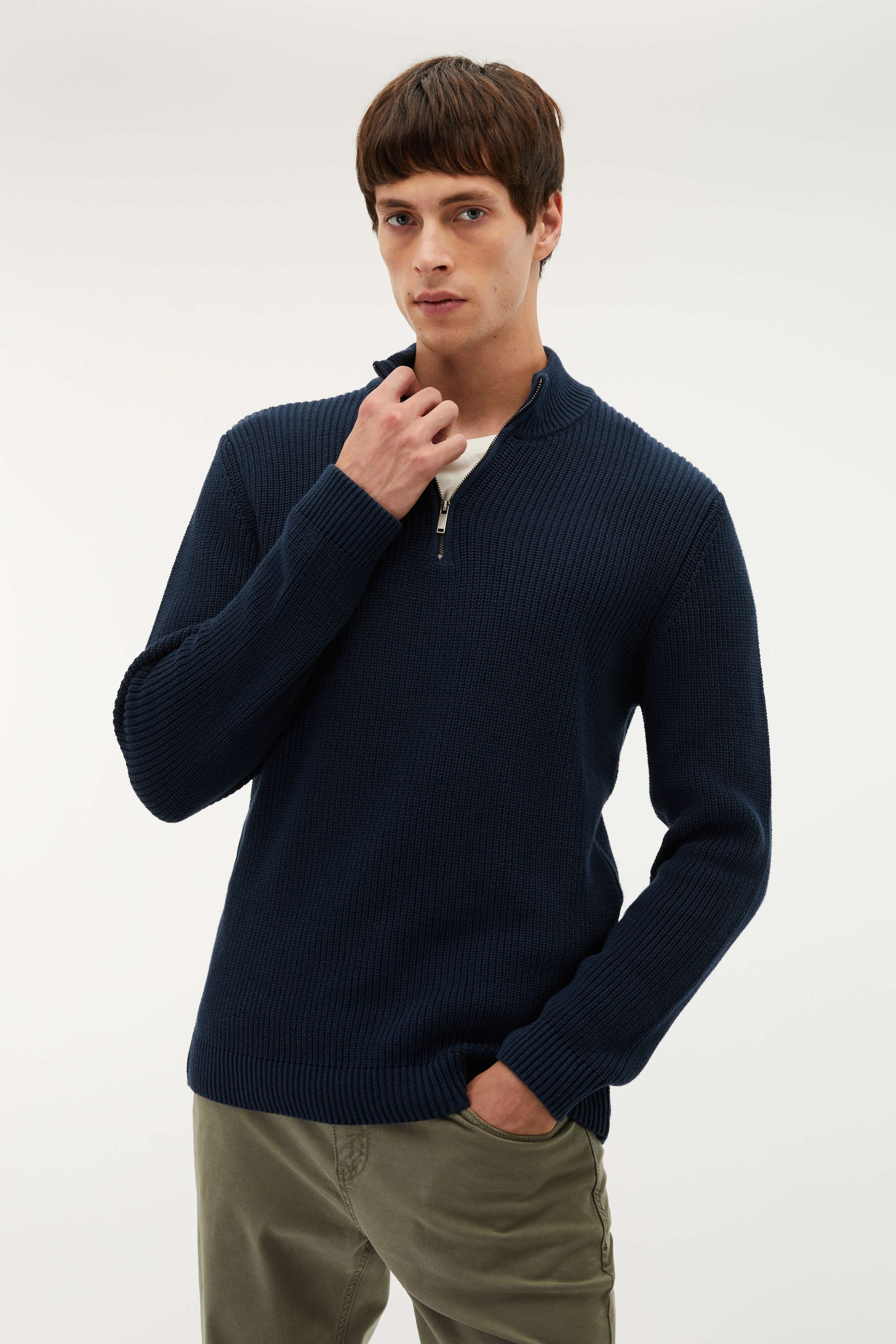 DİK YAKA REGULAR FIT KAZAK