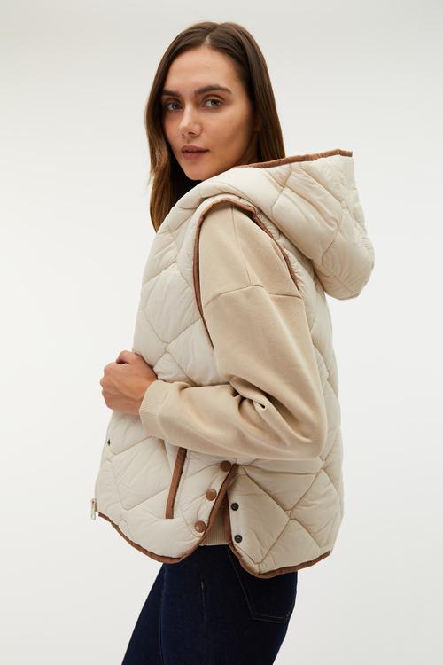  KAPİTONELİ KAPÜŞONLU CROP ŞİŞME YELEK