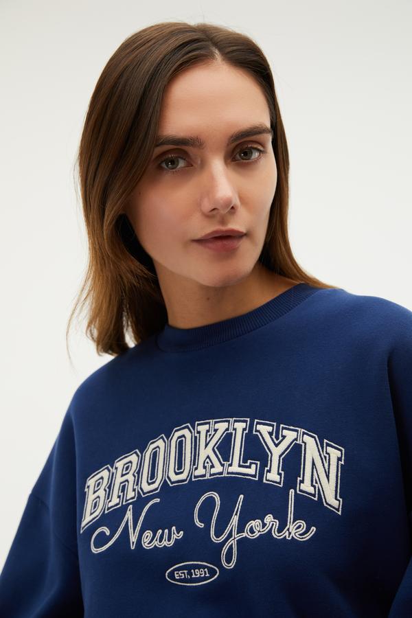 NAKIŞLI OVERSIZE SWEATSHIRT