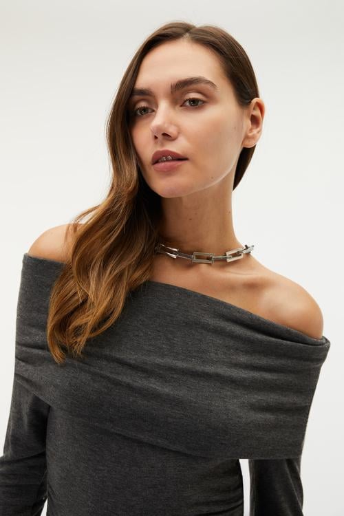 KAYIK YAKA UZUN KOLLU BLUZ