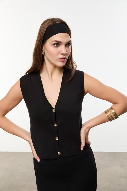  V YAKA TRİKO YELEK