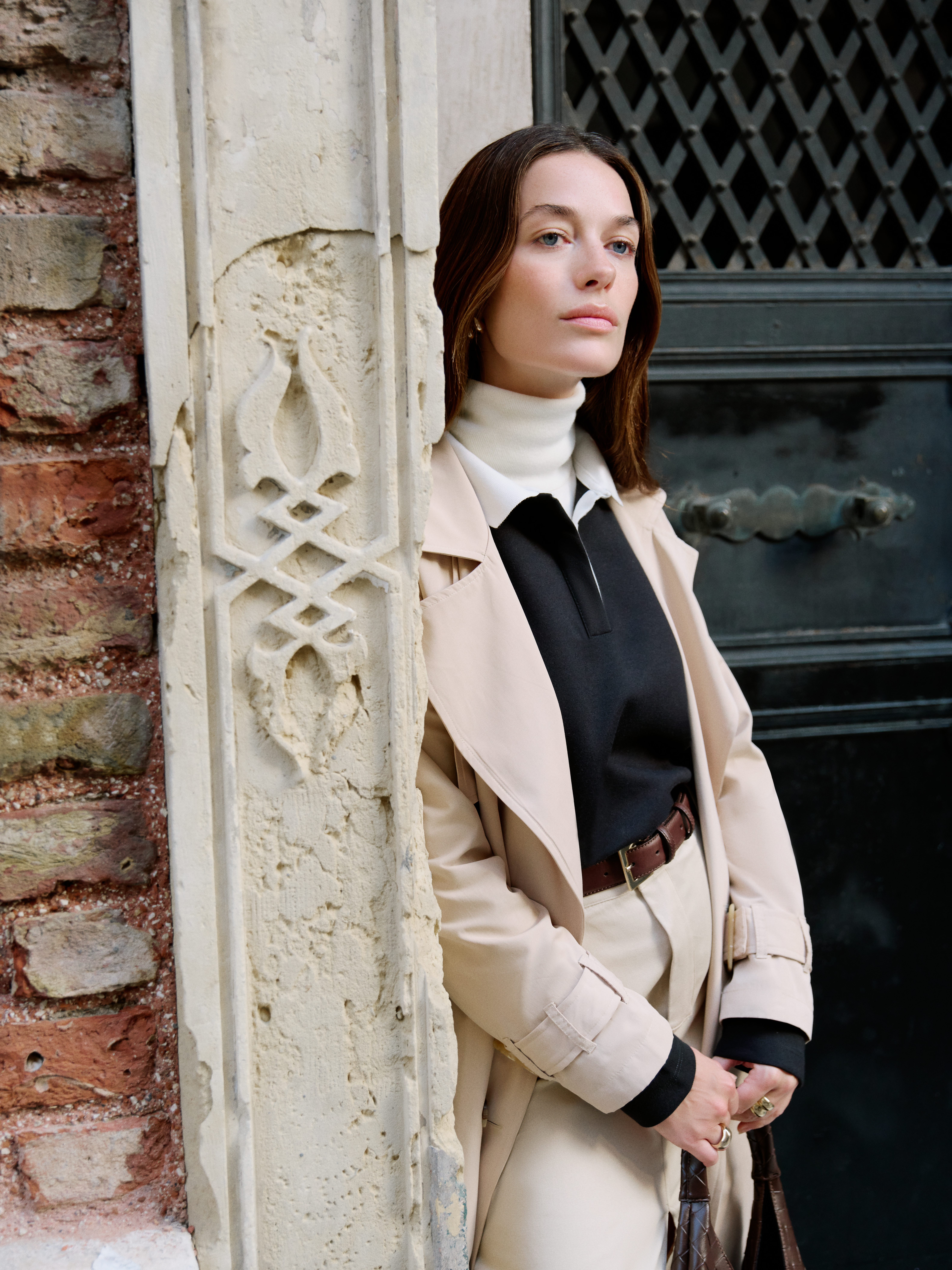 KEMERLİ UZUN TRENÇKOT