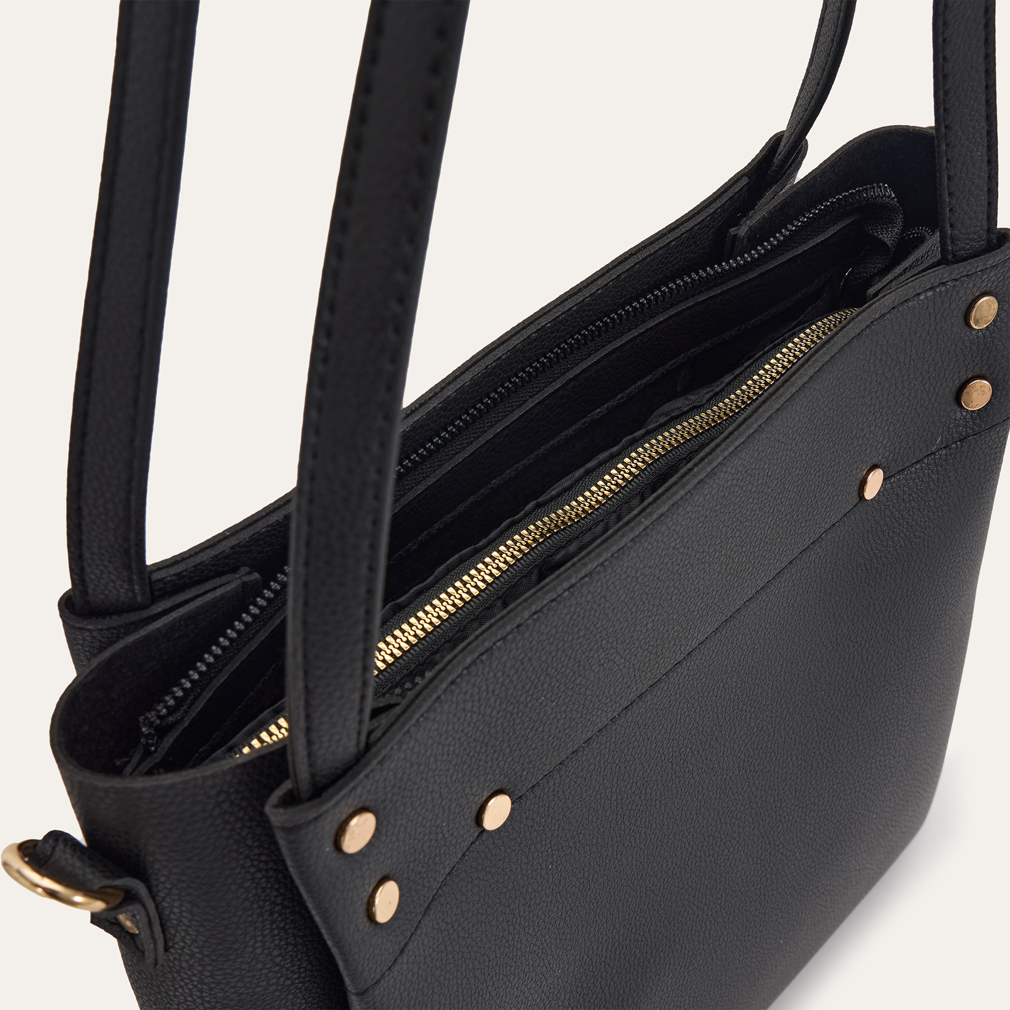 DERİ GÖRÜNÜMLÜ OMUZ ÇANTASI