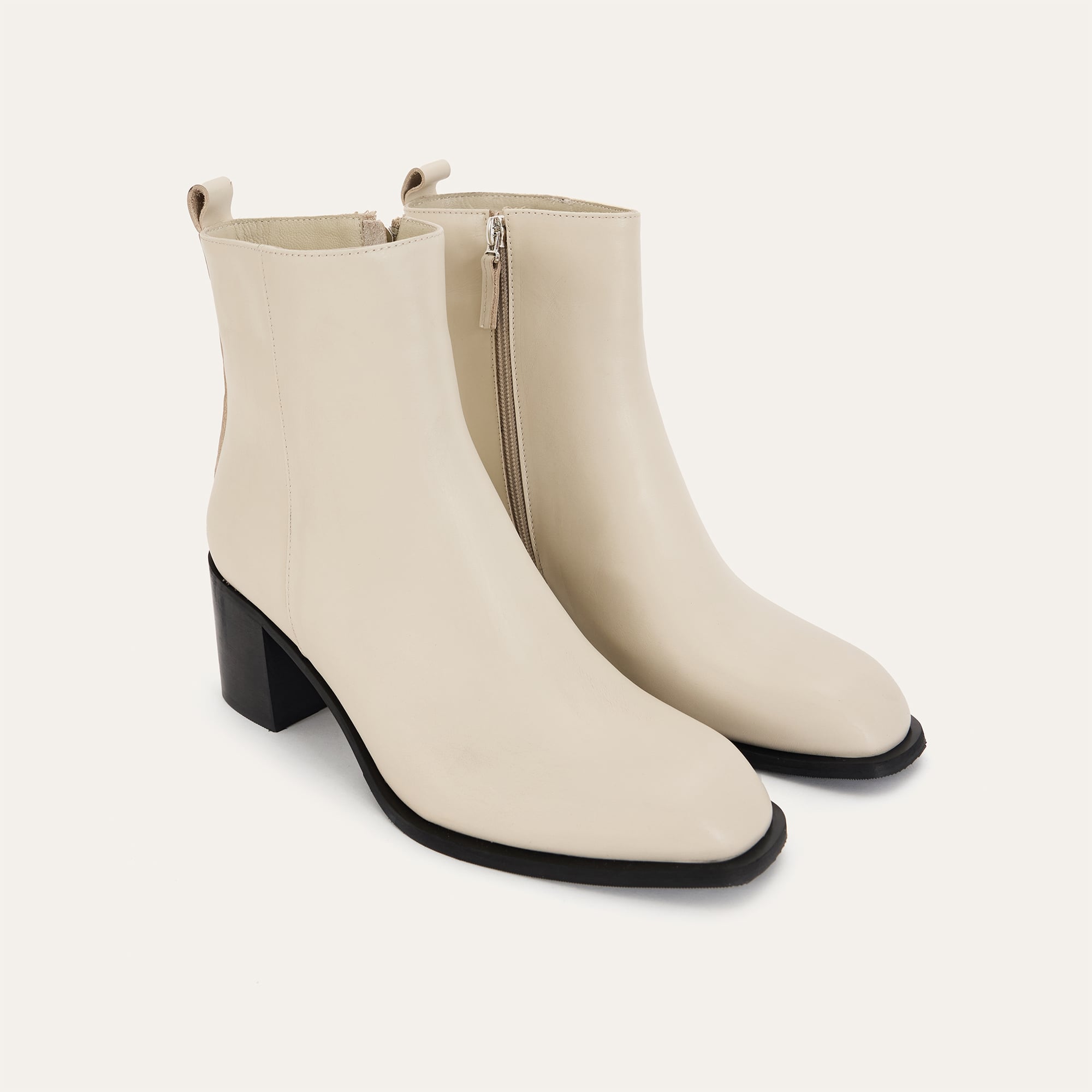 HAKİKİ DERİ TOPUKLU BOT