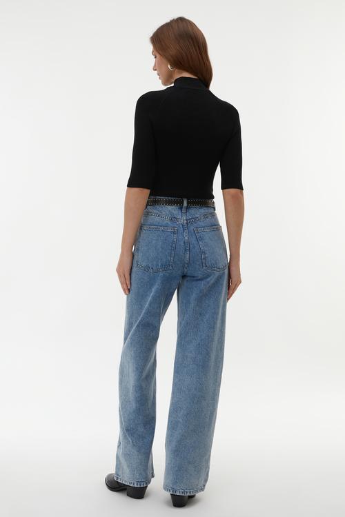  DİK YAKA KISA KOLLU KAZAK