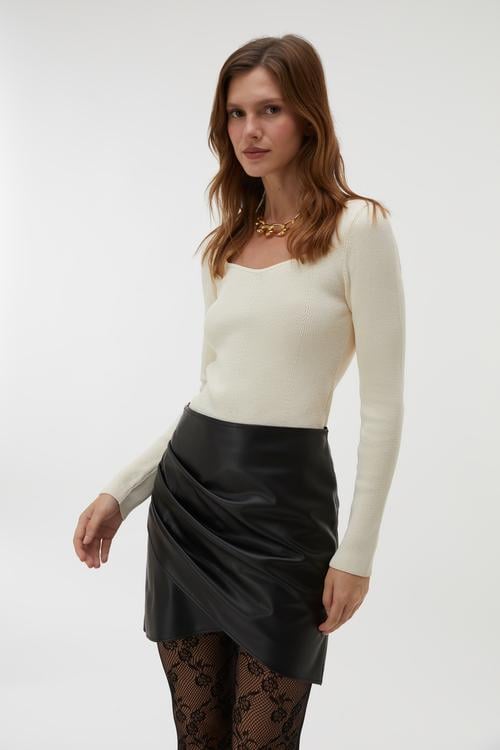 AÇIK YAKA TRİKO KAZAK