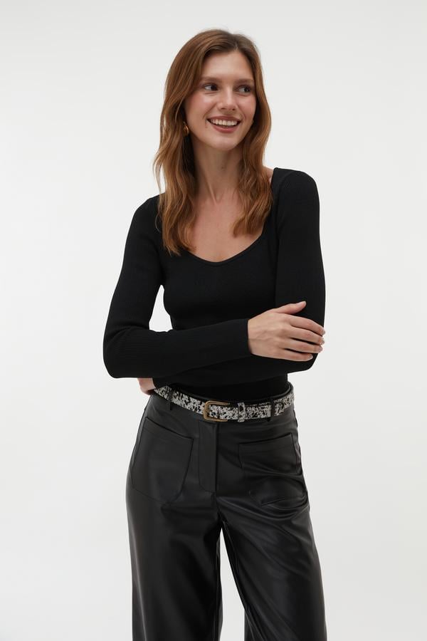 AÇIK YAKA TRİKO KAZAK