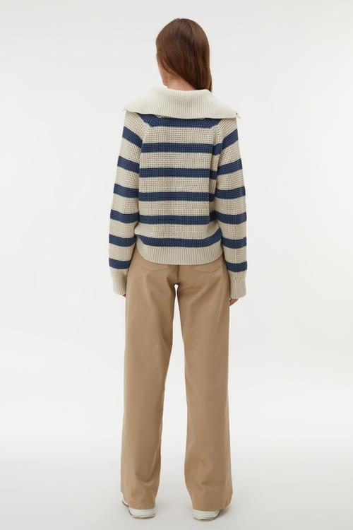  ÇİZGİLİ YAKA DETAYLI LOOSE FIT KAZAK