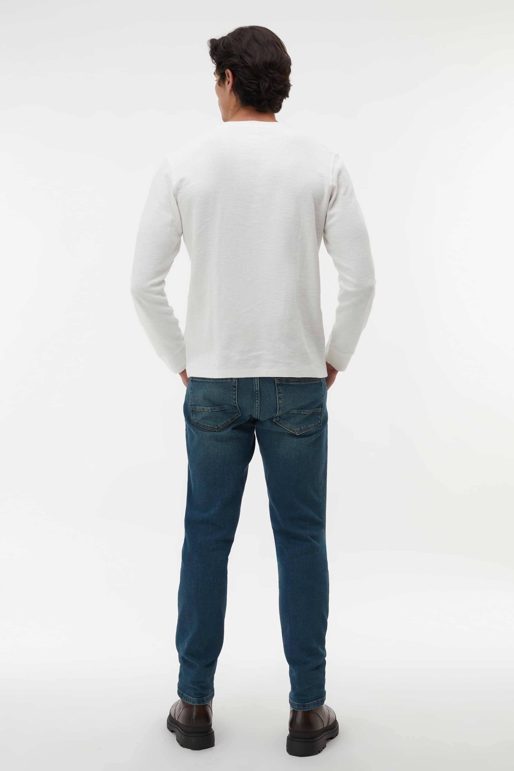 HENLEY YAKA UZUN KOLLU T-SHIRT