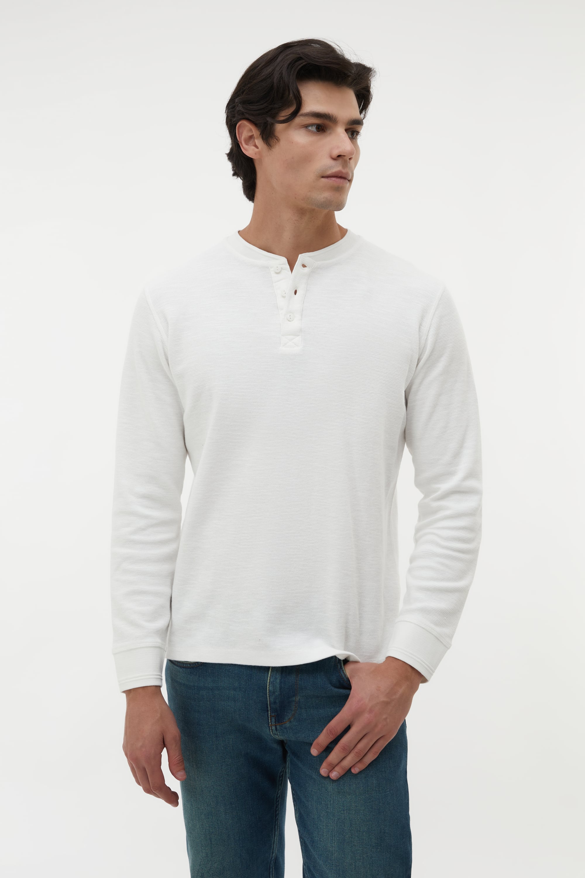 HENLEY YAKA UZUN KOLLU T-SHIRT