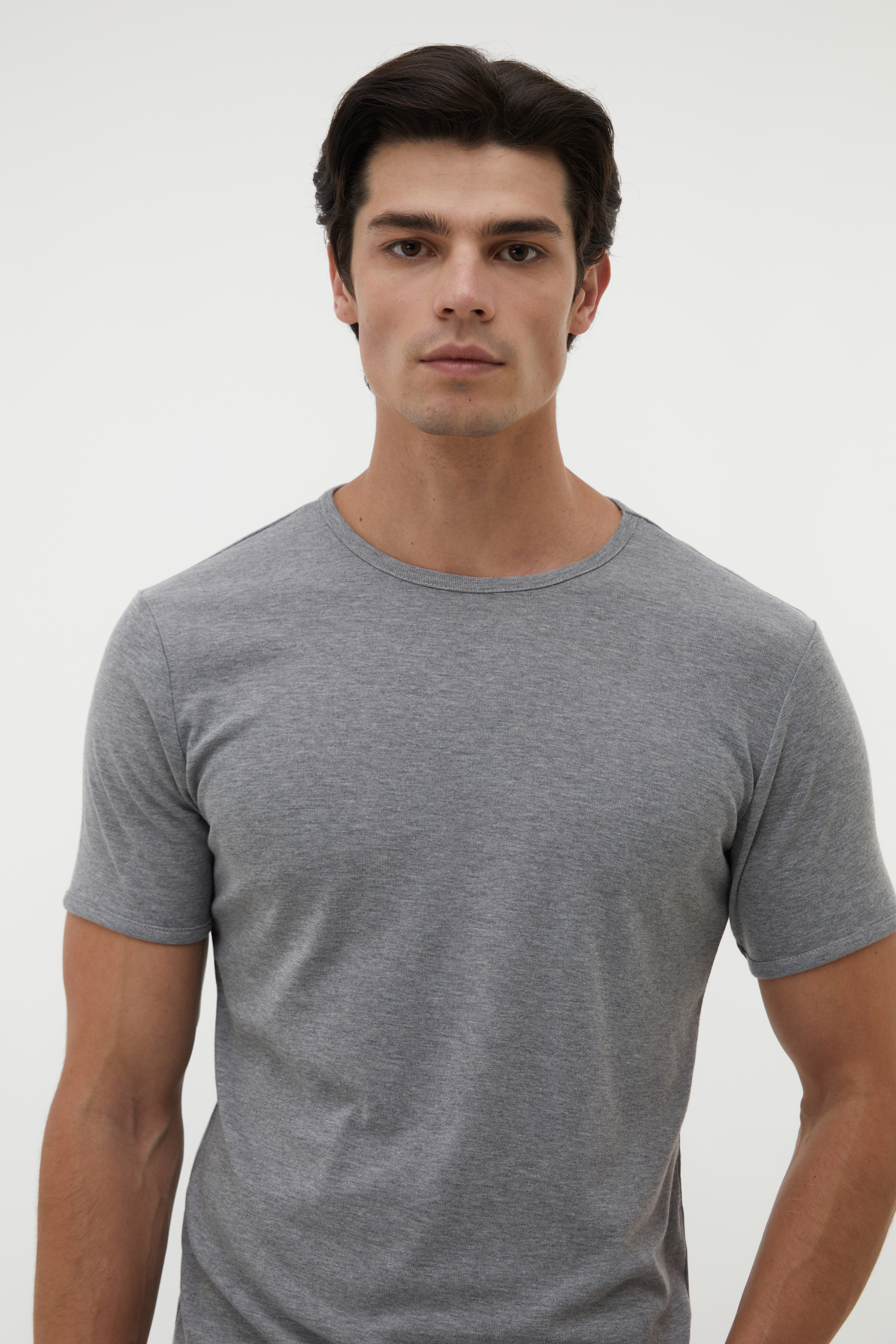 BİSİKLET YAKA KISA KOLLU T-SHIRT