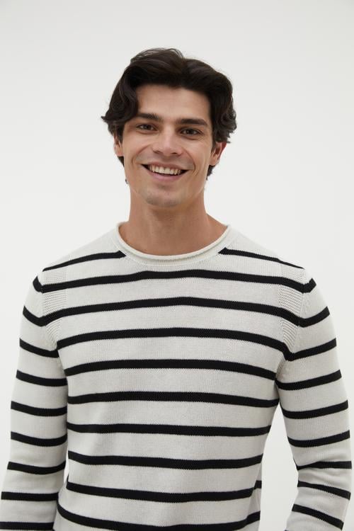 BİSİKLET YAKA ÇİZGİLİ KAZAK