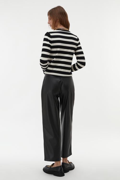 DERİ GÖRÜNÜMLÜ CROPPED FLARE PANTOLON