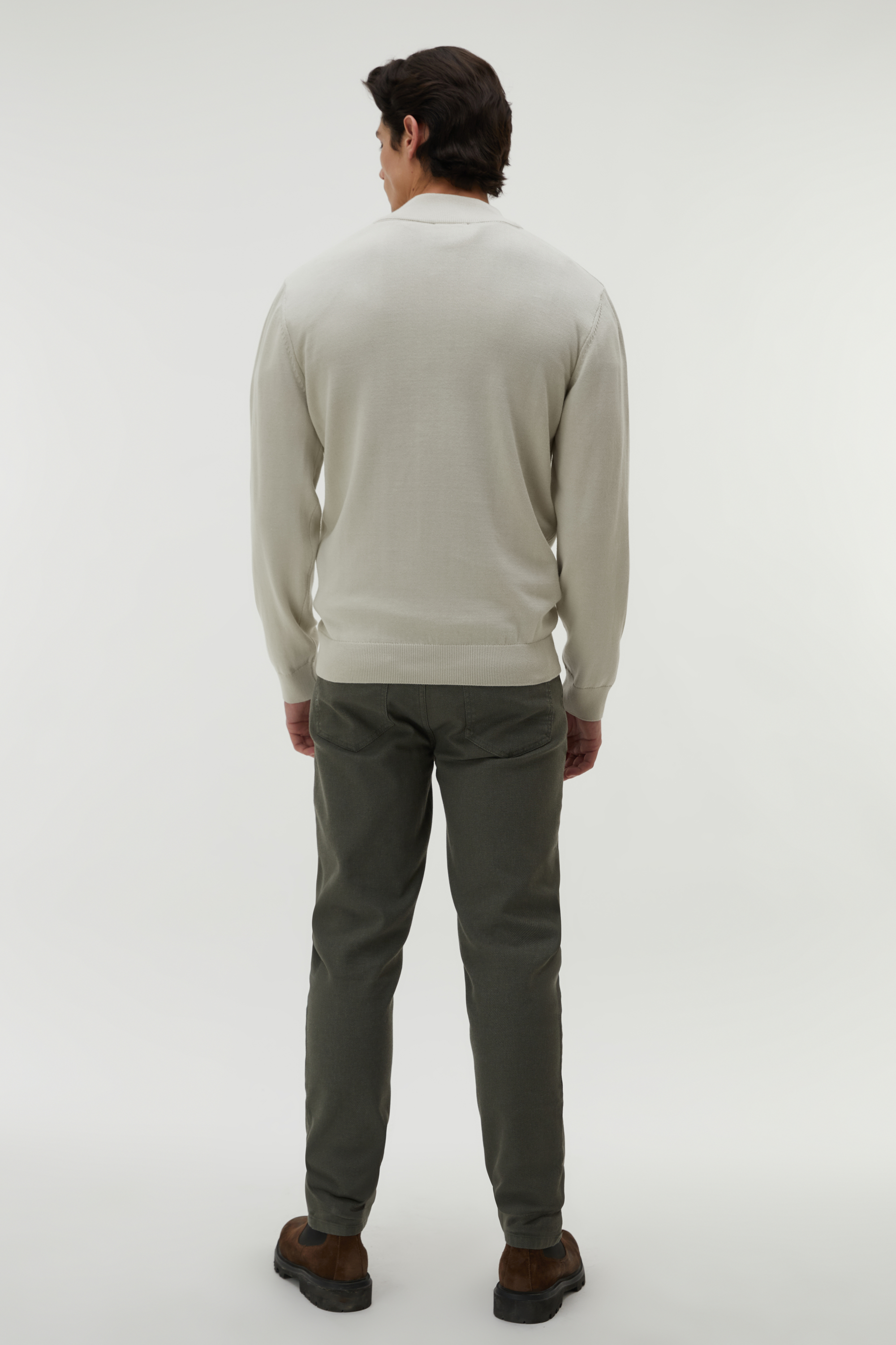 DİK YAKA UZUN KOLLU KAZAK