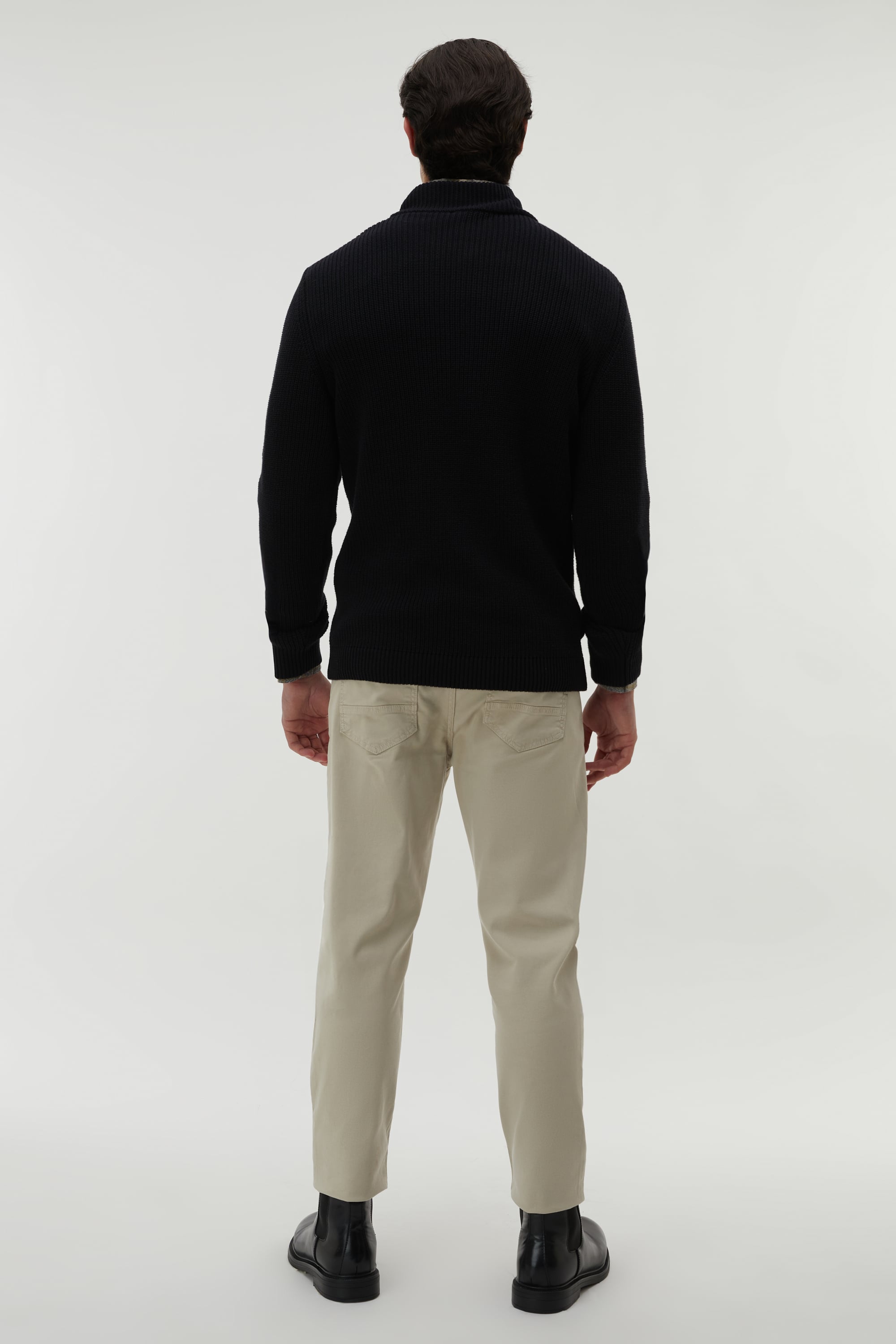 DİK YAKA REGULAR FIT KAZAK