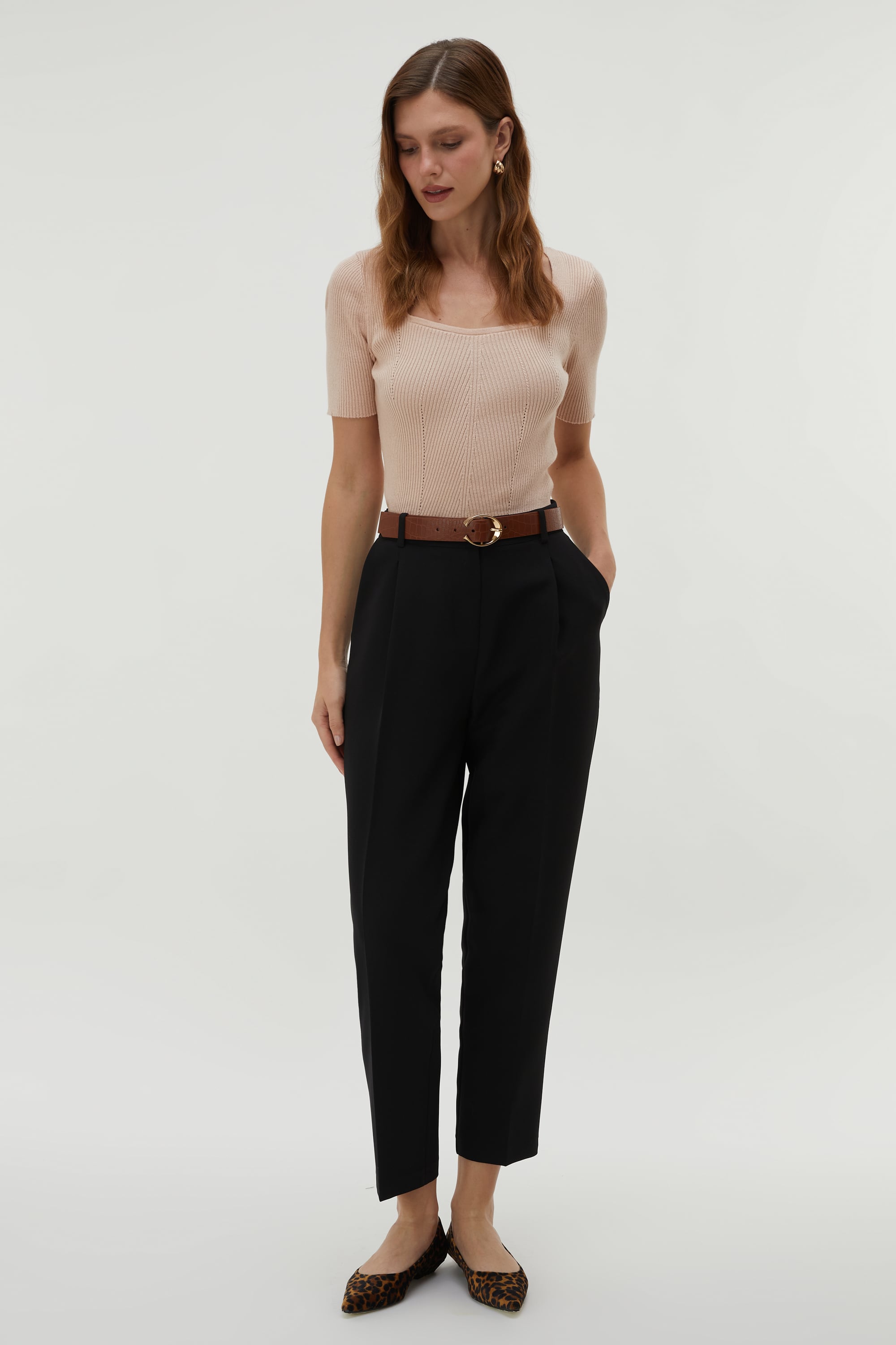 KARE YAKA KISA KOLLU TRİKO KAZAK