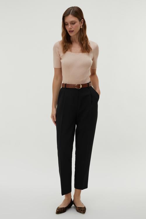 KARE YAKA KISA KOLLU TRİKO KAZAK