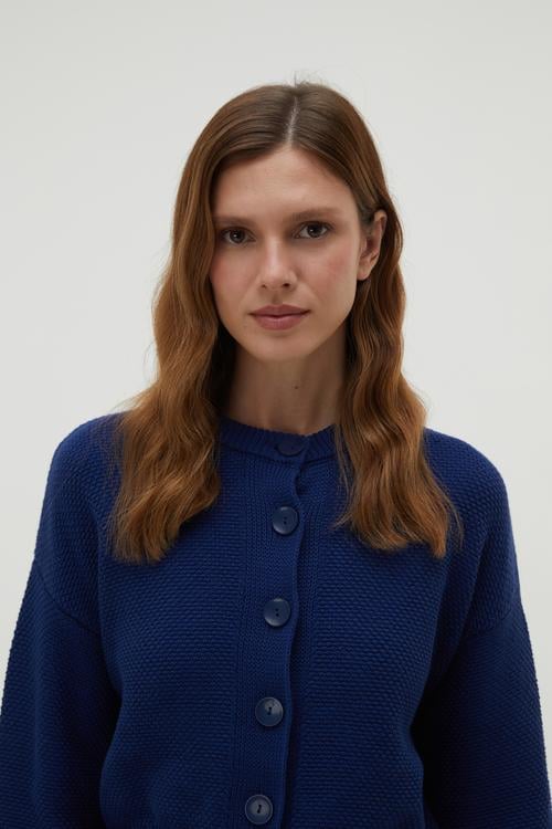  DÜĞMELİ CROP HIRKA