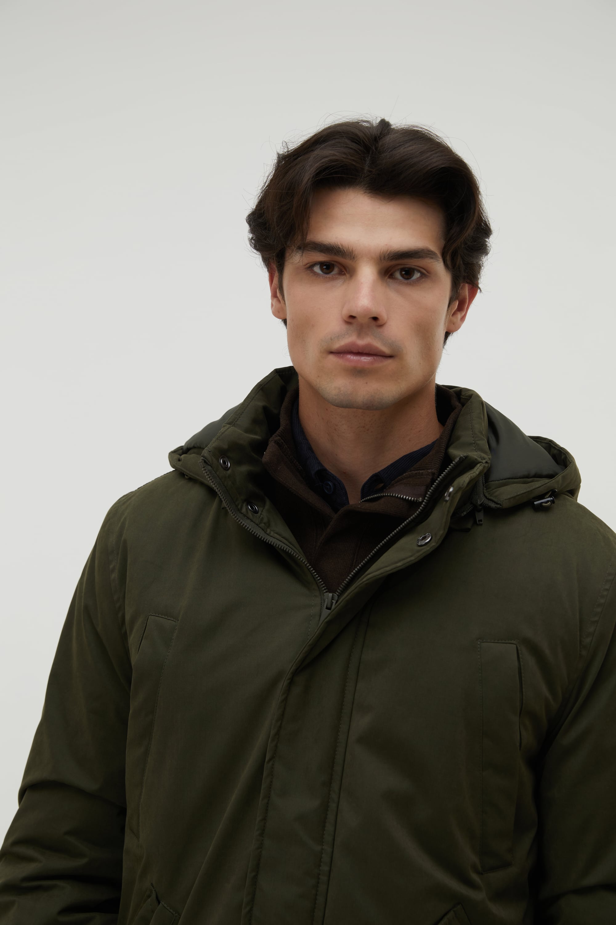 KAPÜŞONLU ÇOK CEPLİ MONT