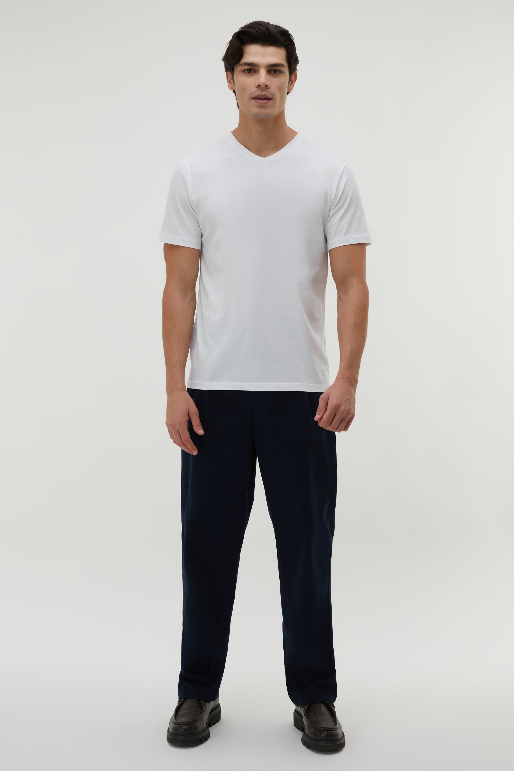 V YAKA KISA KOLLU T-SHIRT