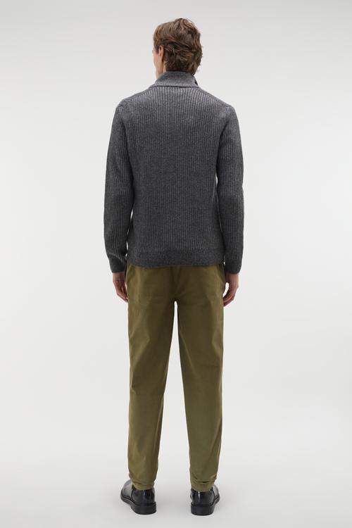  FERMUARLI DİK YAKA KAZAK