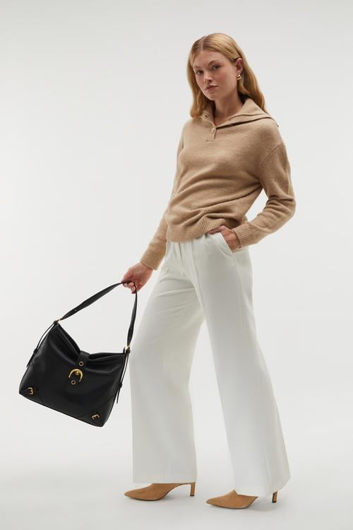 DÜĞMELİ DİK YAKA KAZAK