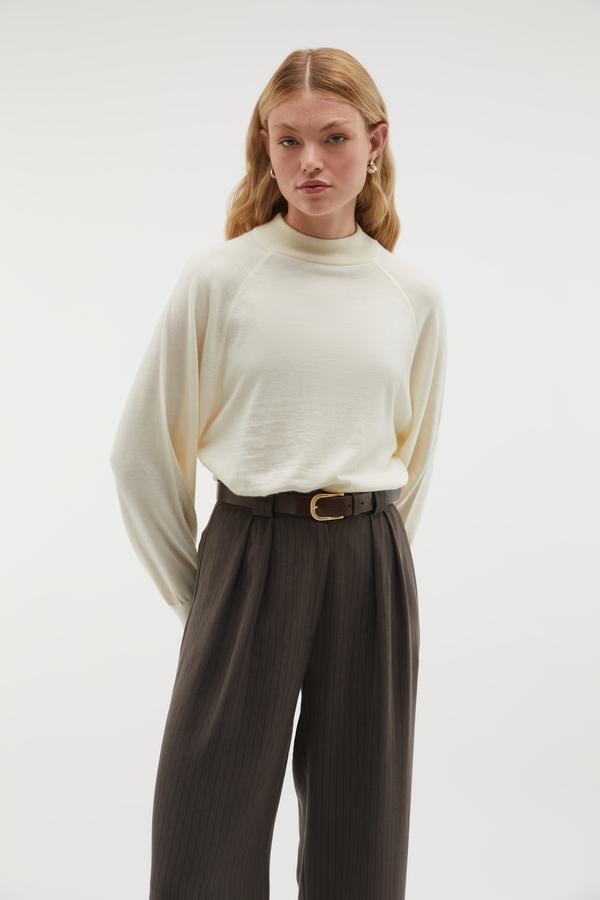 DİK YAKA YÜN KAZAK