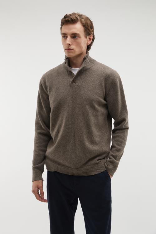  DÜĞMELİ DİK YAKA YÜN KAZAK