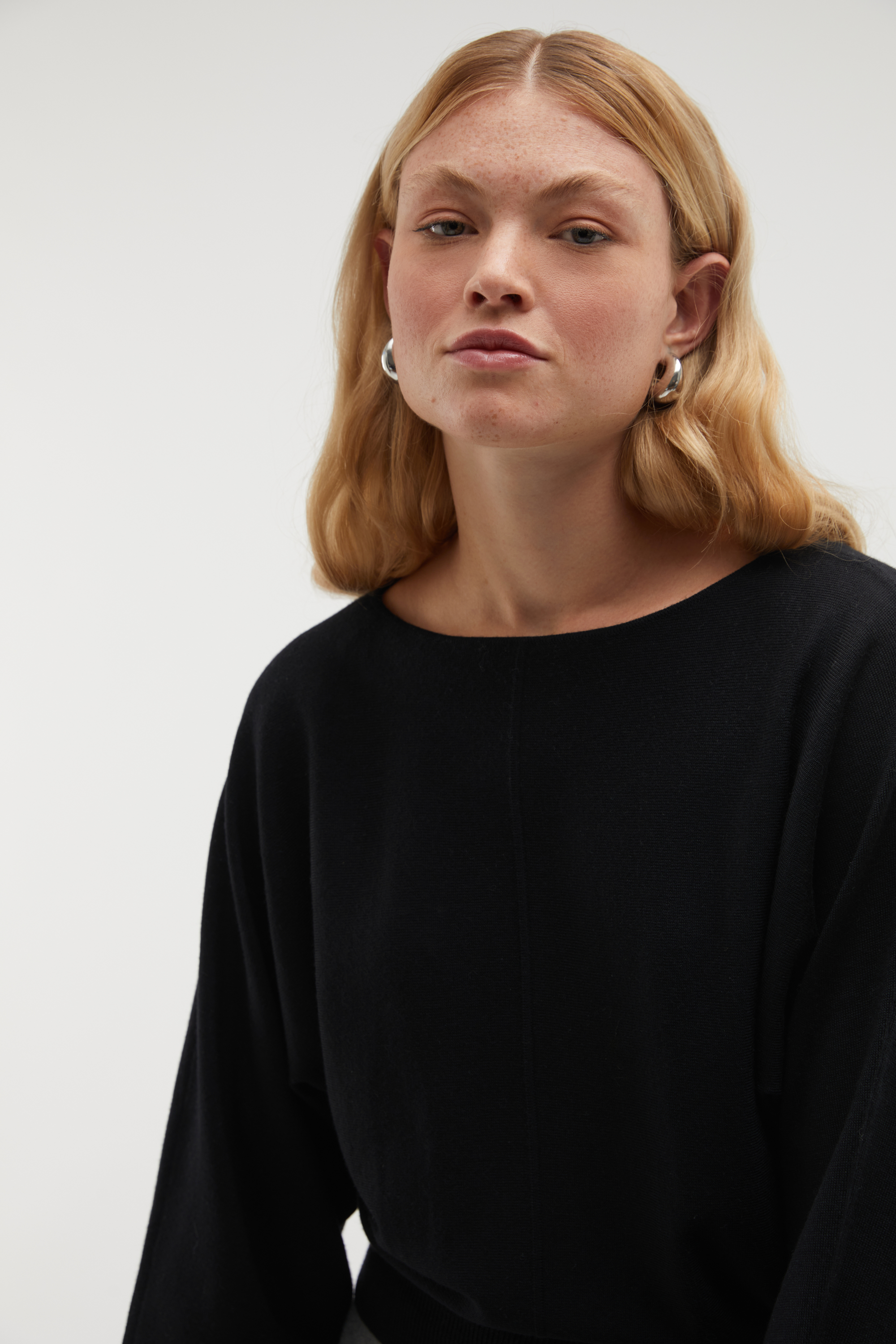 LOOSE FIT YÜN KAZAK