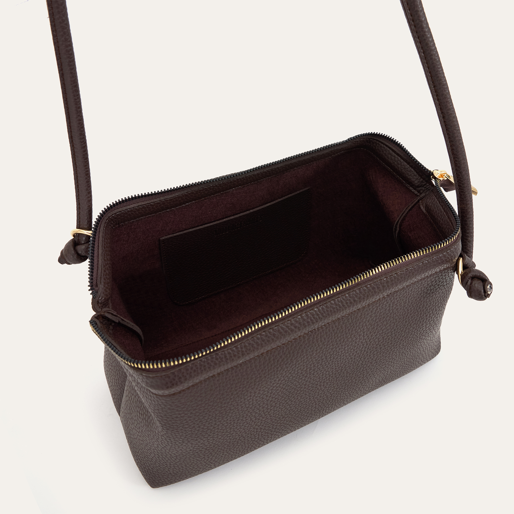 DERİ GÖRÜNÜMLÜ OMUZ ÇANTASI