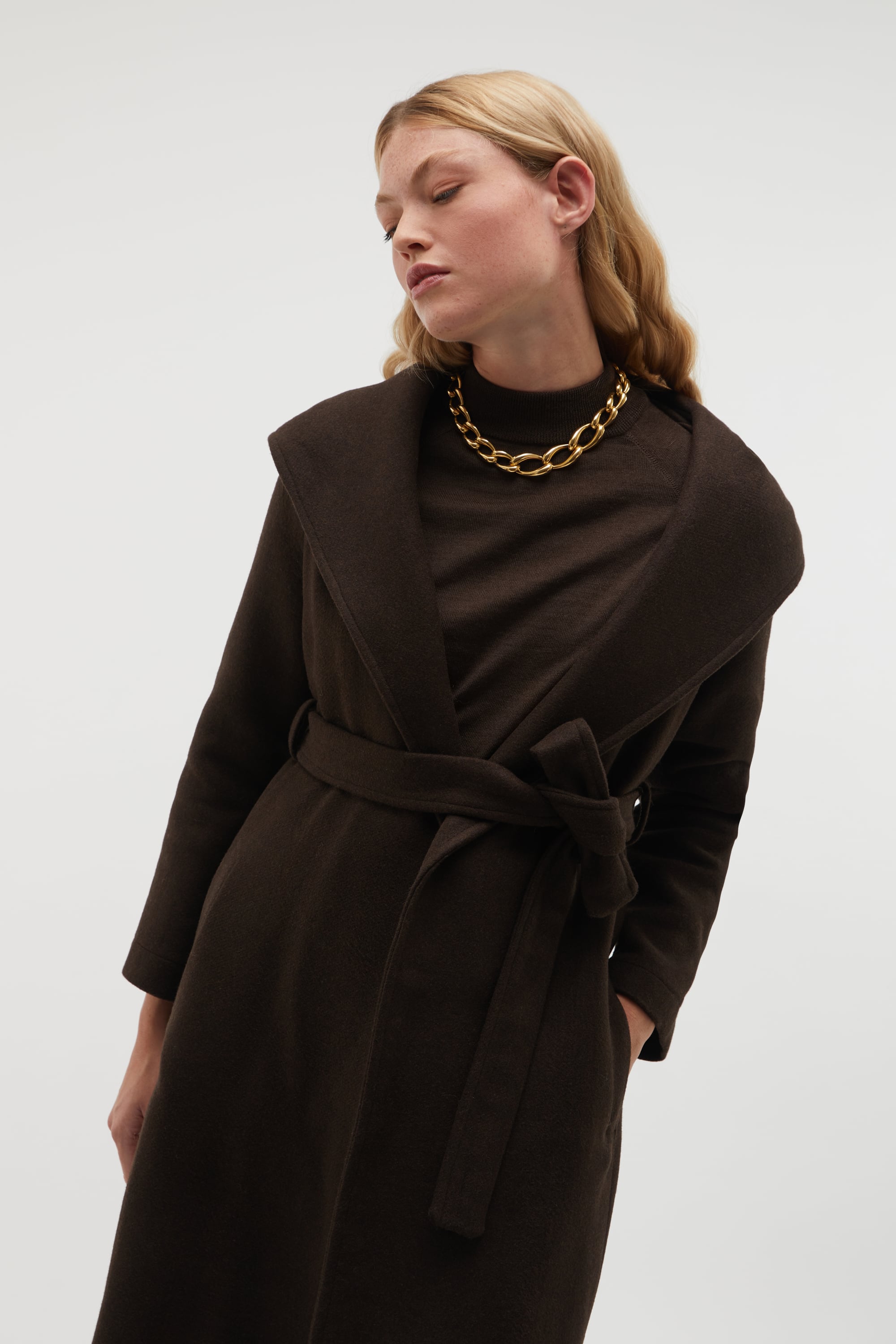 KAPÜŞONLU KUŞAKLI UZUN KAŞE KABAN