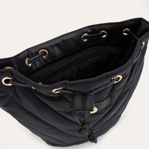 KAPİTONELİ SIRT ÇANTASI