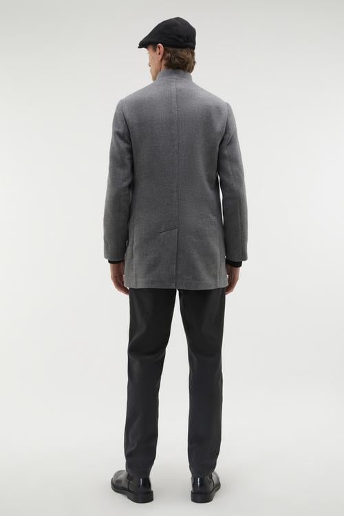 DİK YAKA KAŞE KABAN