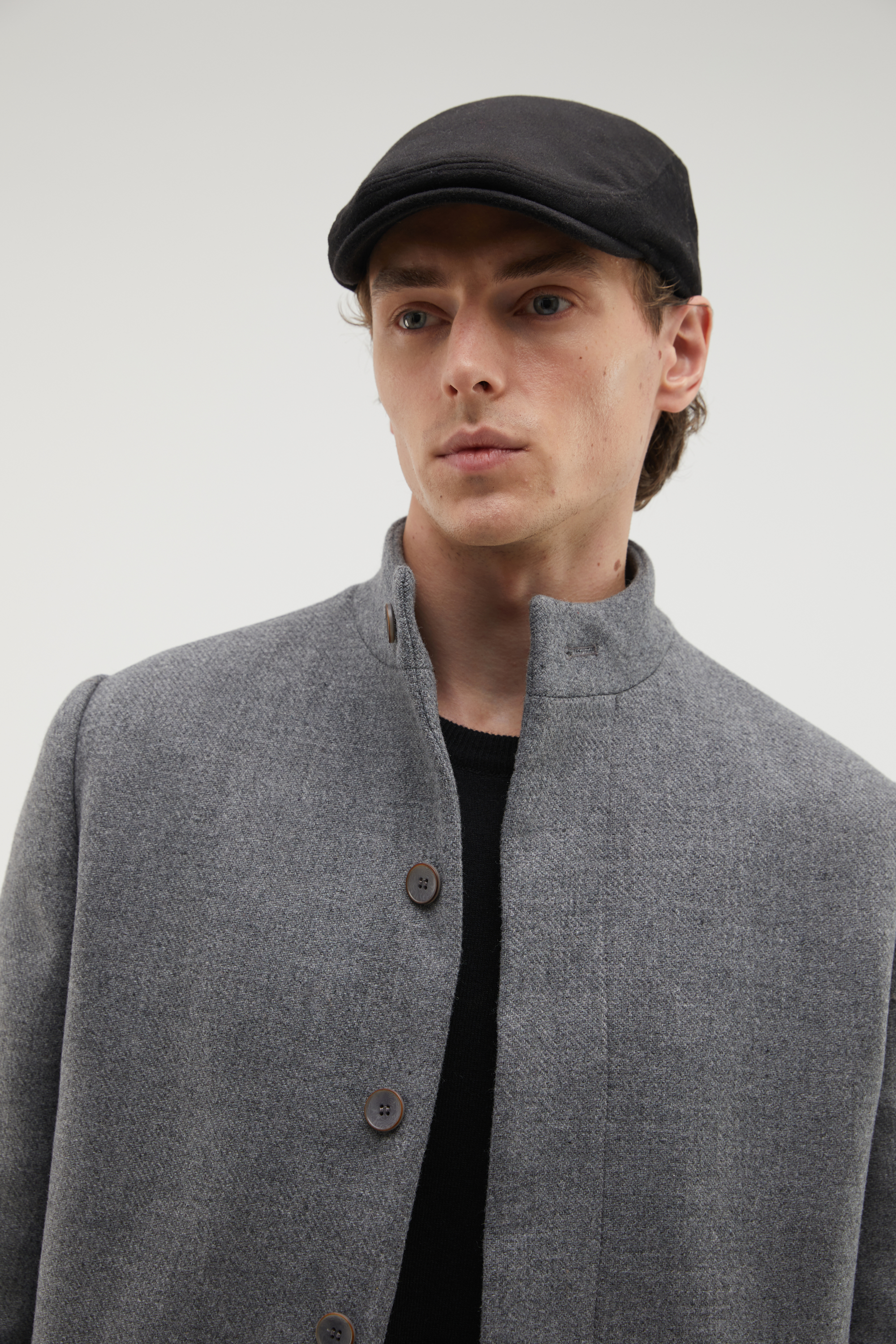 DİK YAKA KAŞE KABAN