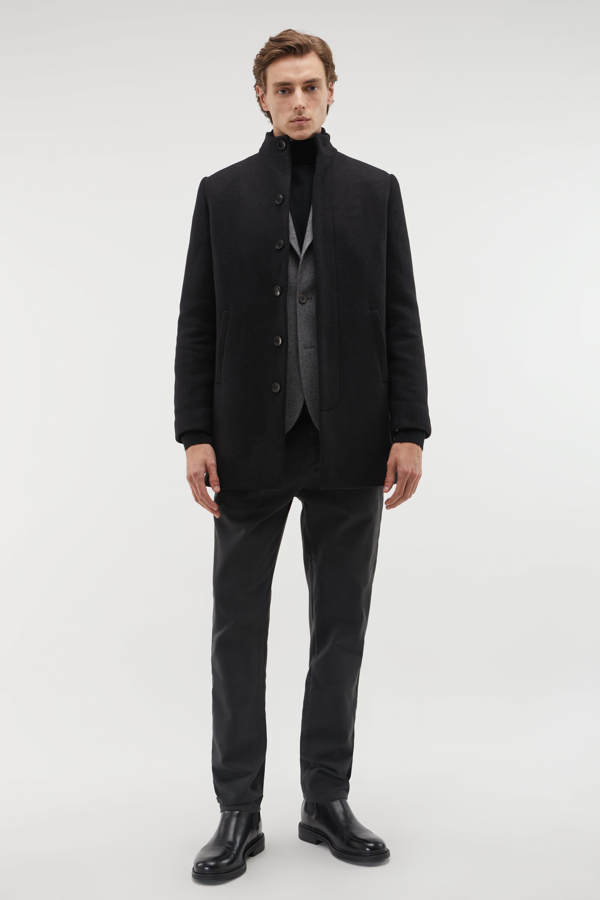 DİK YAKA KAŞE KABAN